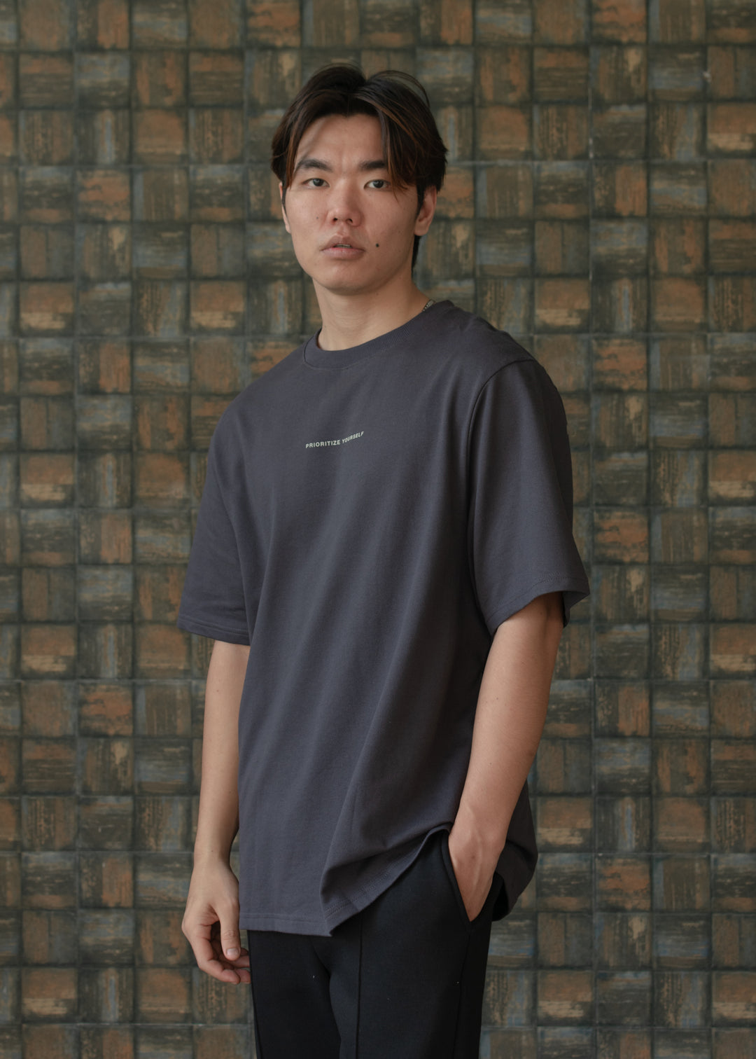 Ginko Dark Grey — Heavy Weight T-Shirt